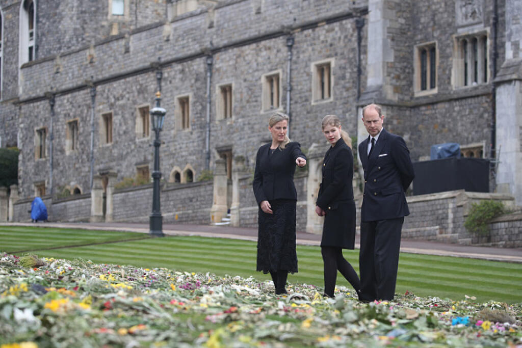 Práve milovaný koč s poníkmi má po princovi Philipovi zdediť jeho 17-ročná pravnučka lady Louise Windsor, ktorá rovnako ako Philip miluje jazdu na koči. Lady Louise a Philip mali skvelý vzťah.