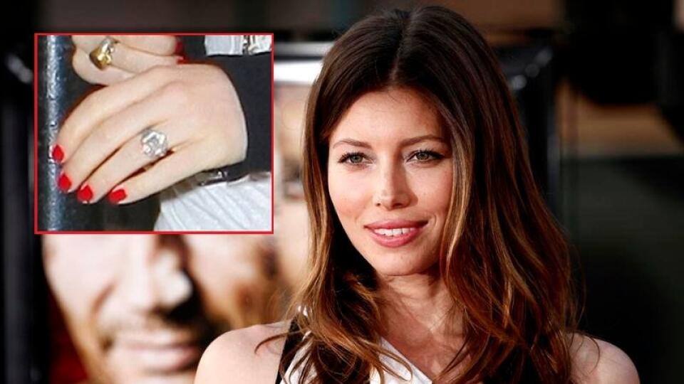 Jessica Biel ukázala nádherný snubný prsteň.