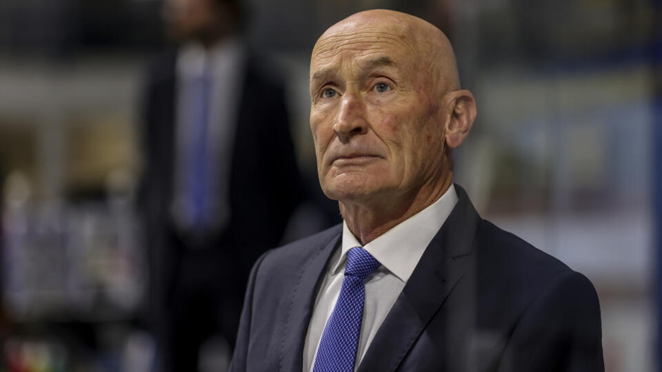 Na snímke tréner slovenskej hokejovej reprezentácie Craig Ramsay v prvom zápase na Kaufland Challenge 2021 v rámci prípravy na hokejové MS v Rige Slovensko - Lotyšsko v Piešťanoch 20. apríla 2021. FOTO TASR/SZĽH - Andrej Galica