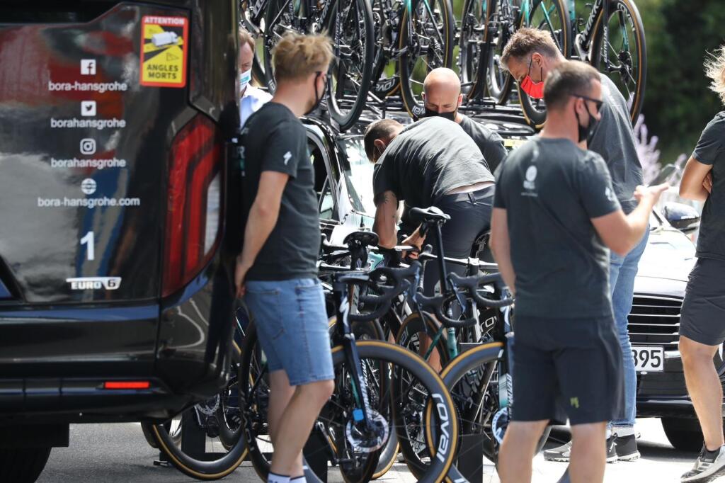 Sagan vyskúšal odjazdiť na bicykle niekoľko stoviek metrov pred 12. etapou, jeho pohyb však mal od ideálu ďaleko a z Tour de France odstúpil.