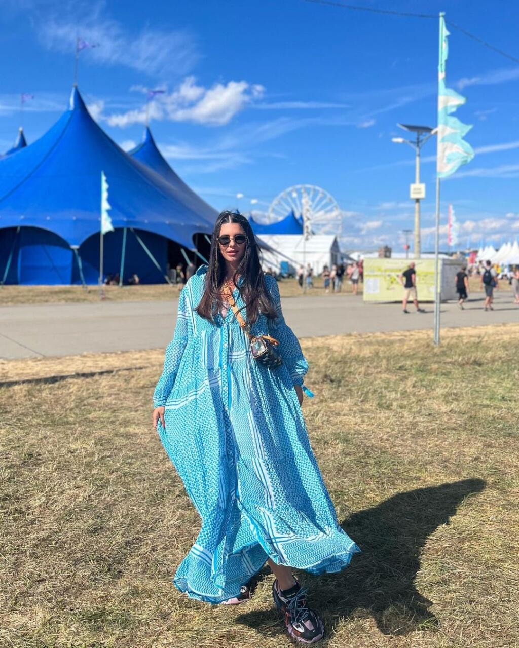 Tehotná modelka a moderátorka Soňa Skoncová na festivale Pohoda. V sobotu zvolila takéto svetlomodré