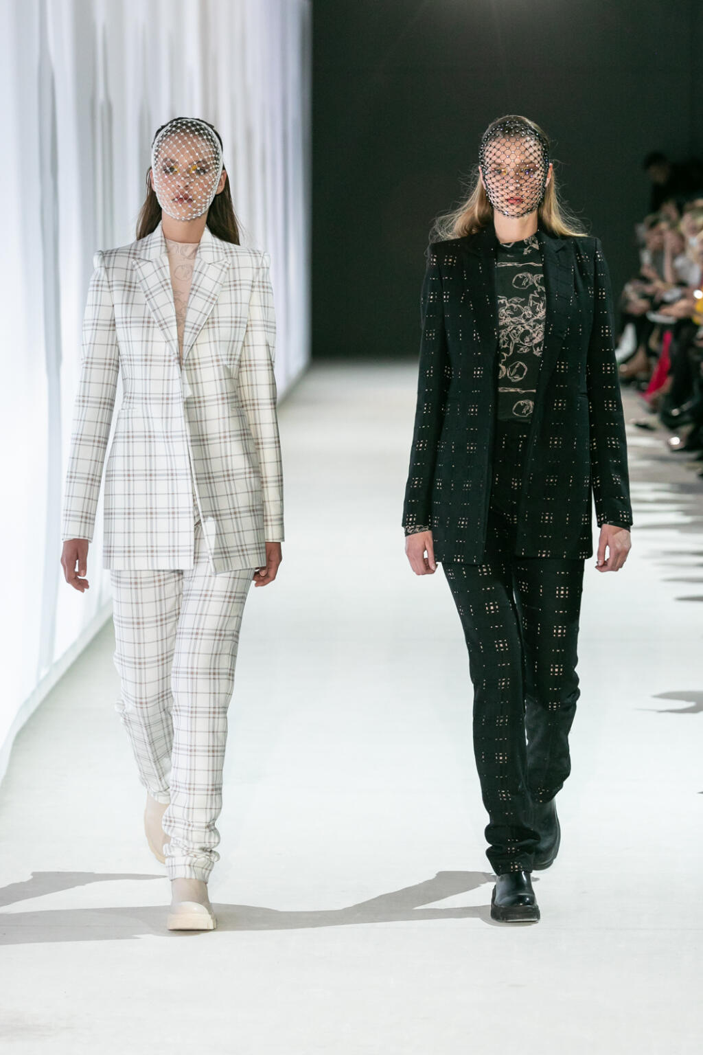 Kolekcia Narcissus dizajnéra Borisa Hanečku na Fashion LIVE! 2021.