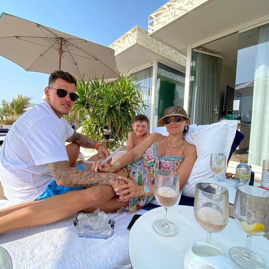 Slovenský futbalista vie dopriať svojej rodinke luxus aj za hranicami. Takto si Škrtelovci užívali v Dubaji na dovolenke.