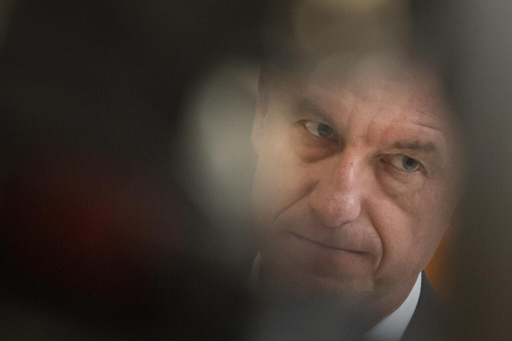Na snímke minister hospodárstva SR Karel Hirman hovorí s novinármi po skončení 111. schôdze vlády SR 19. októbra 2022 v Bratislave. FOTO TASR - Martin Baumann