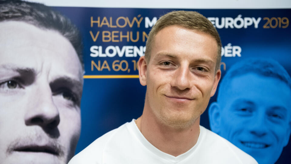 Na snímke slovenský šprintér Ján Volko počas tlačovej konferencie o aktuálnych plánoch na rok 2020 v Bratislave 27. júla 2020. FOTO TASR - Jaroslav Novák