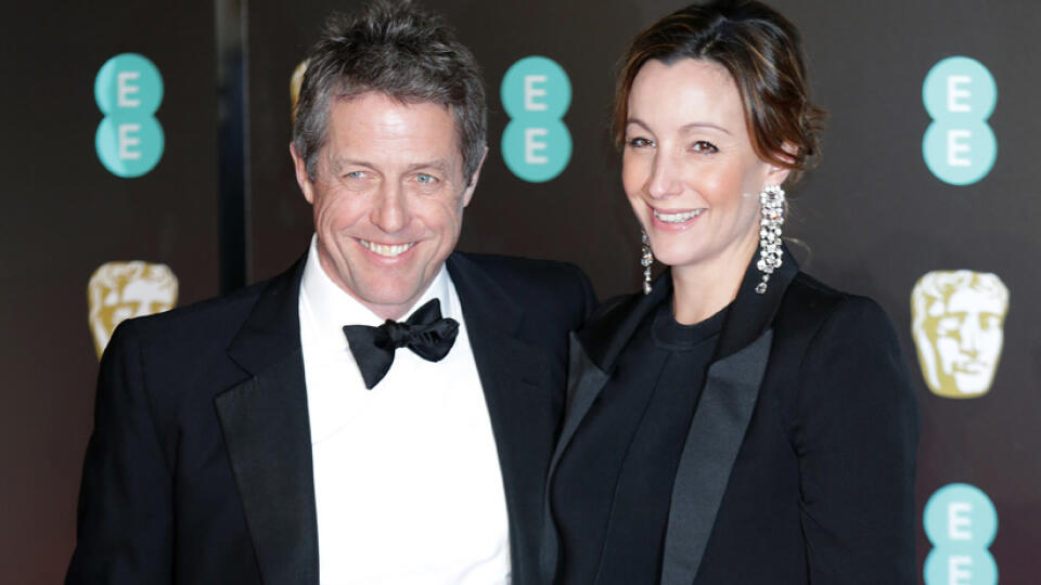 Hugh Grant a jeho manželka Anna Eberstein