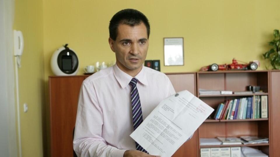 Starosta Pereša: Všetci zamestnanci úradu v Pereši dali výpoveď
Jozef Karabin dnes pracuje
na úrade sám, zamestnanci
dali výpovede.