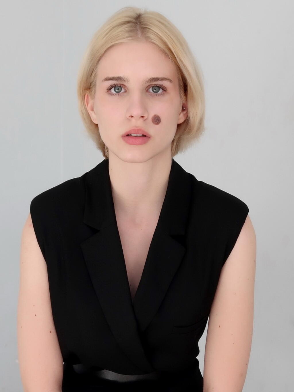 Dcéra prezidentky Emma Čaputová sa skúša presadiť ako modelka.