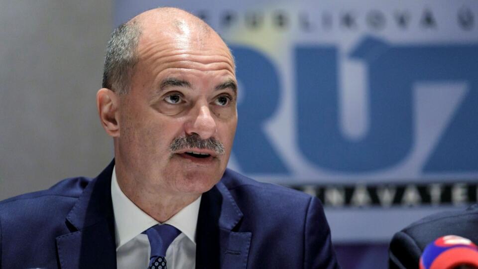 Na snímke 1. viceprezident Republikovej únie zamestnávateľov (RÚZ) Mário Lelovský počas tlačovej konferencie po Sneme RÚZ v Bratislave 24. apríla 2018. FOTO TASR – Dano Veselský