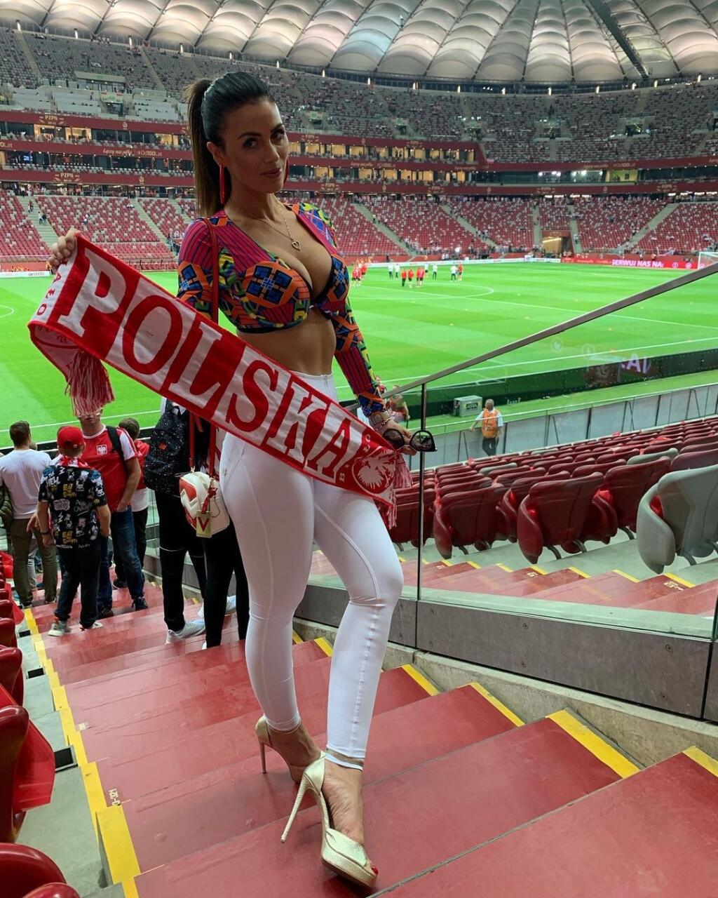 Marta pravidelne dokazuje, že s vyzliekaním a odvážnymi fotkami nemá problém. Keď sa odhalí, jej followeri na instagrame slintajú.