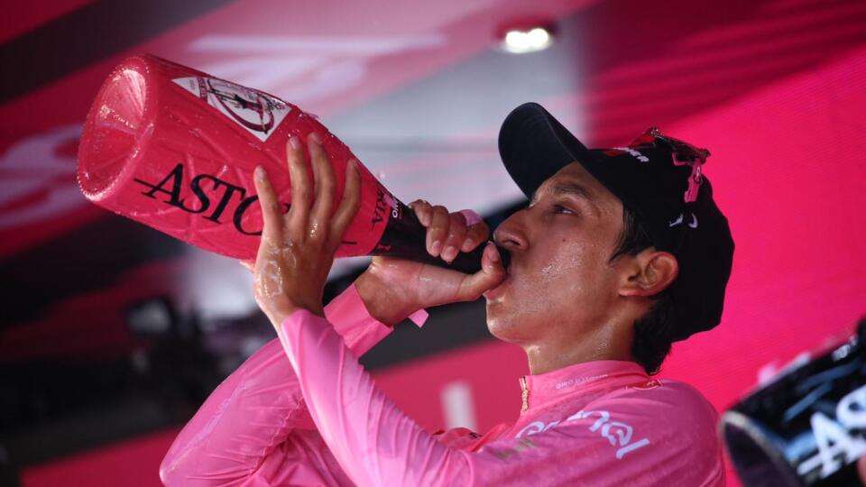 Egan Bernal si víťazstvo na Gire užíval viac ako triumf na Tour de France v roku 2019.
