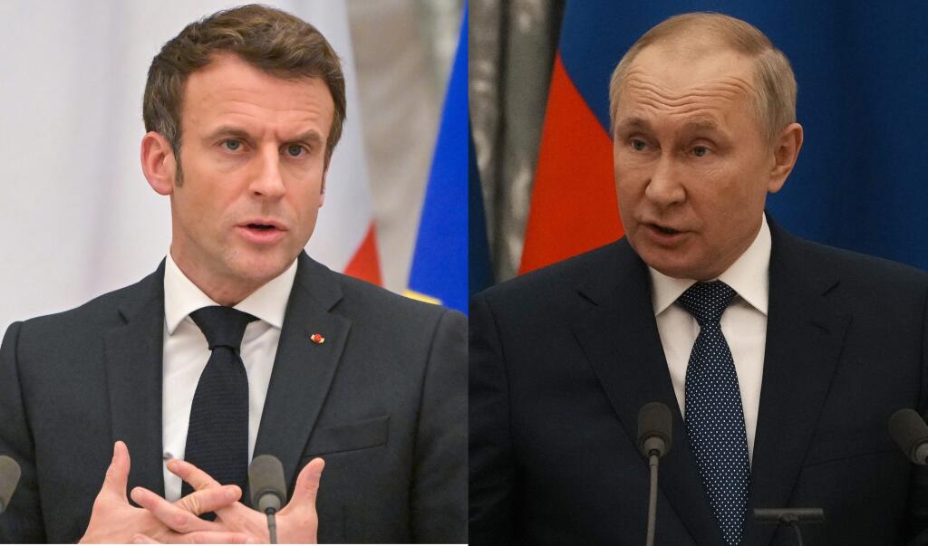 Vľavo francúzsky prezident Macron, vpravo ruský prezident Putin.
