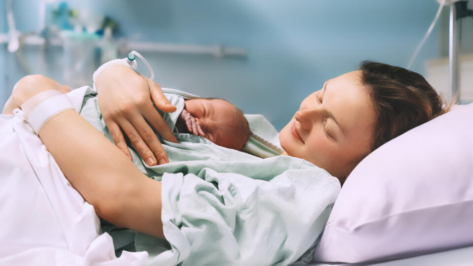 Doterajšie štúdie zistili rozdiel v mikrobióme detí narodených cisárskym rezom a detí, ktoré sa narodili vaginálne.