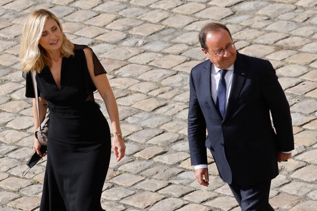 Prišiel aj bývalý prezident Francois Hollande.