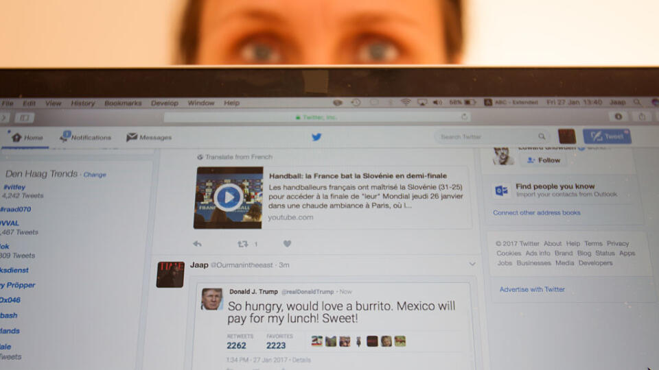 Fake tweety Donalda Trumpa