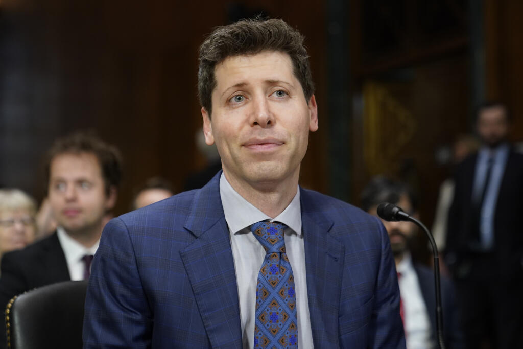 WA 14 Washington -  Sam Altman, výkonný riaditeľ spoločnosti OpenAI, ktorá prevádzkuje chatbot ChatGPT, vystupuje v Kongrese vo Washingtone v utorok 16. mája 2023.   Altman vystúpil v americkom Kongrese, kde vyzval zákonodarcov, aby zaviedli v tejto oblasti technológií nové pravidlá, a to i napriek politickým nezhodám, ktoré už niekoľko rokov blokujú prijatie právnych predpisov na rozsiahlejšiu reguláciu internetu. FOTO TASR/AP

OpenAI CEO Sam Altman waits for a Senate Judiciary Subcommittee on 