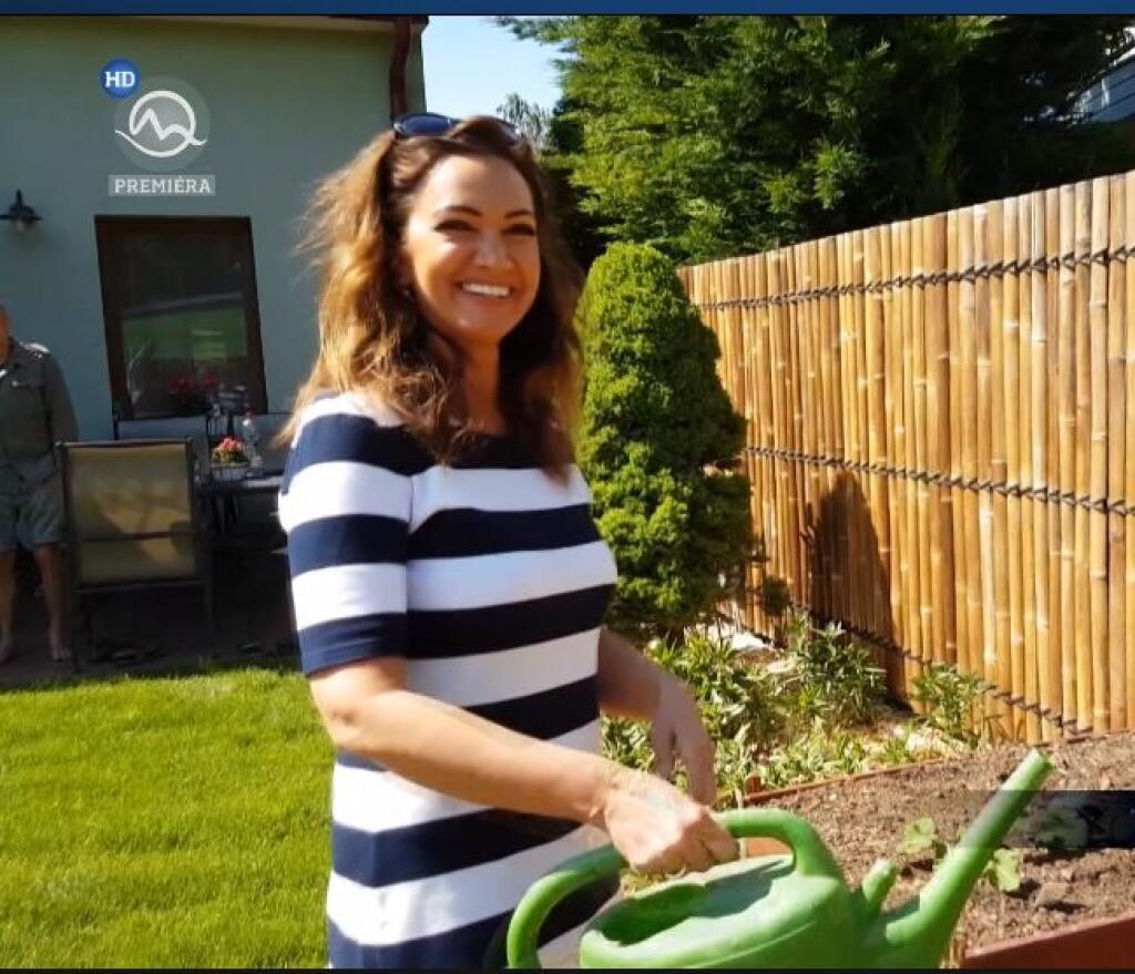 Karin Majtánová si na záhradke pestuje rôzne bylinky.