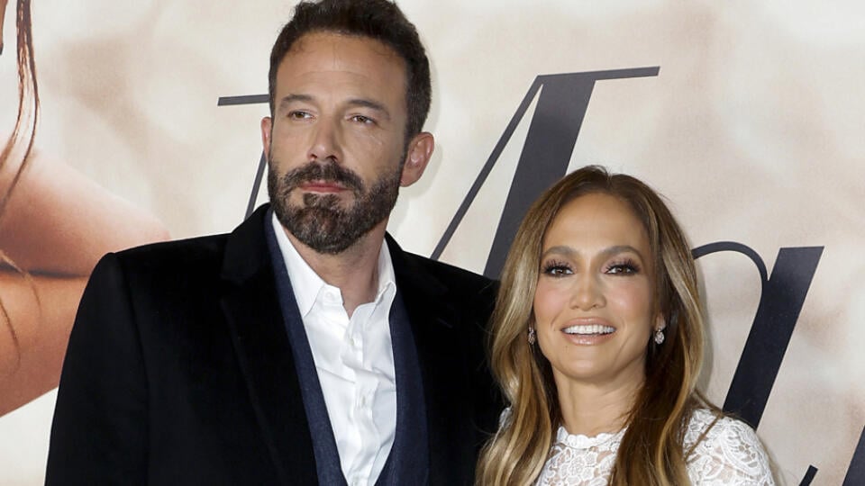 Ben Affleck a Jennifer Lopez si povedali áno.