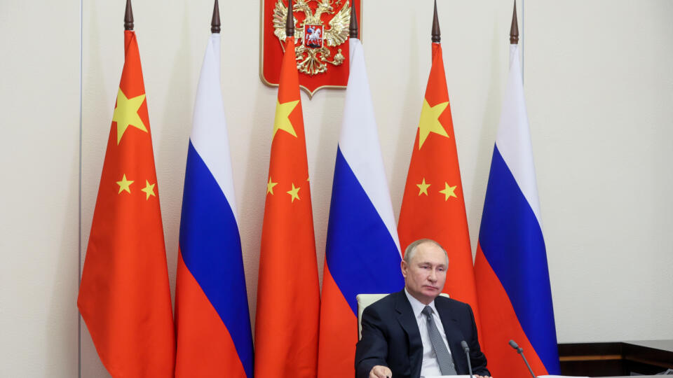 Presidents of Russia and China meet via video call