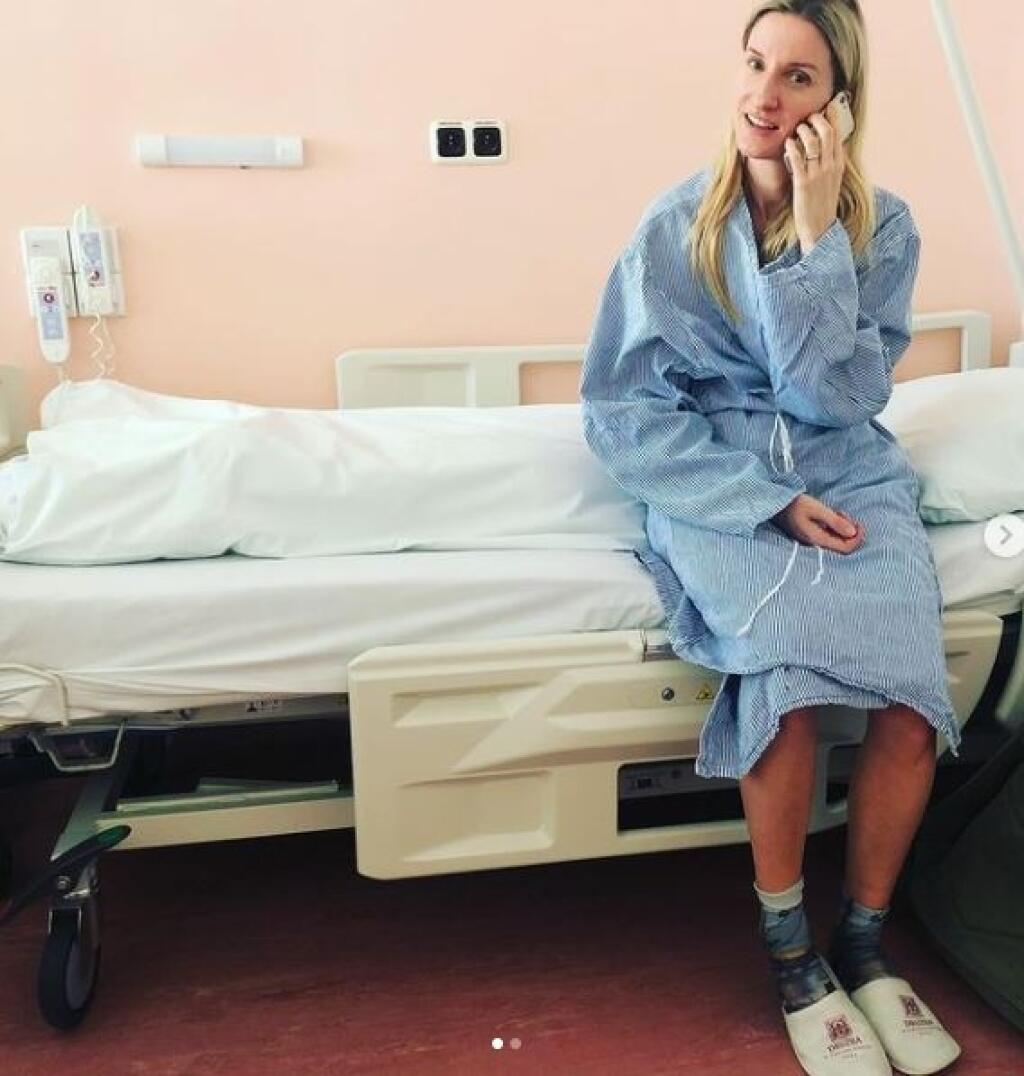 Adela v nemocnici, počas minuloročného vyšetrenia. Aj toto sa objavili na sociálnej sieti...