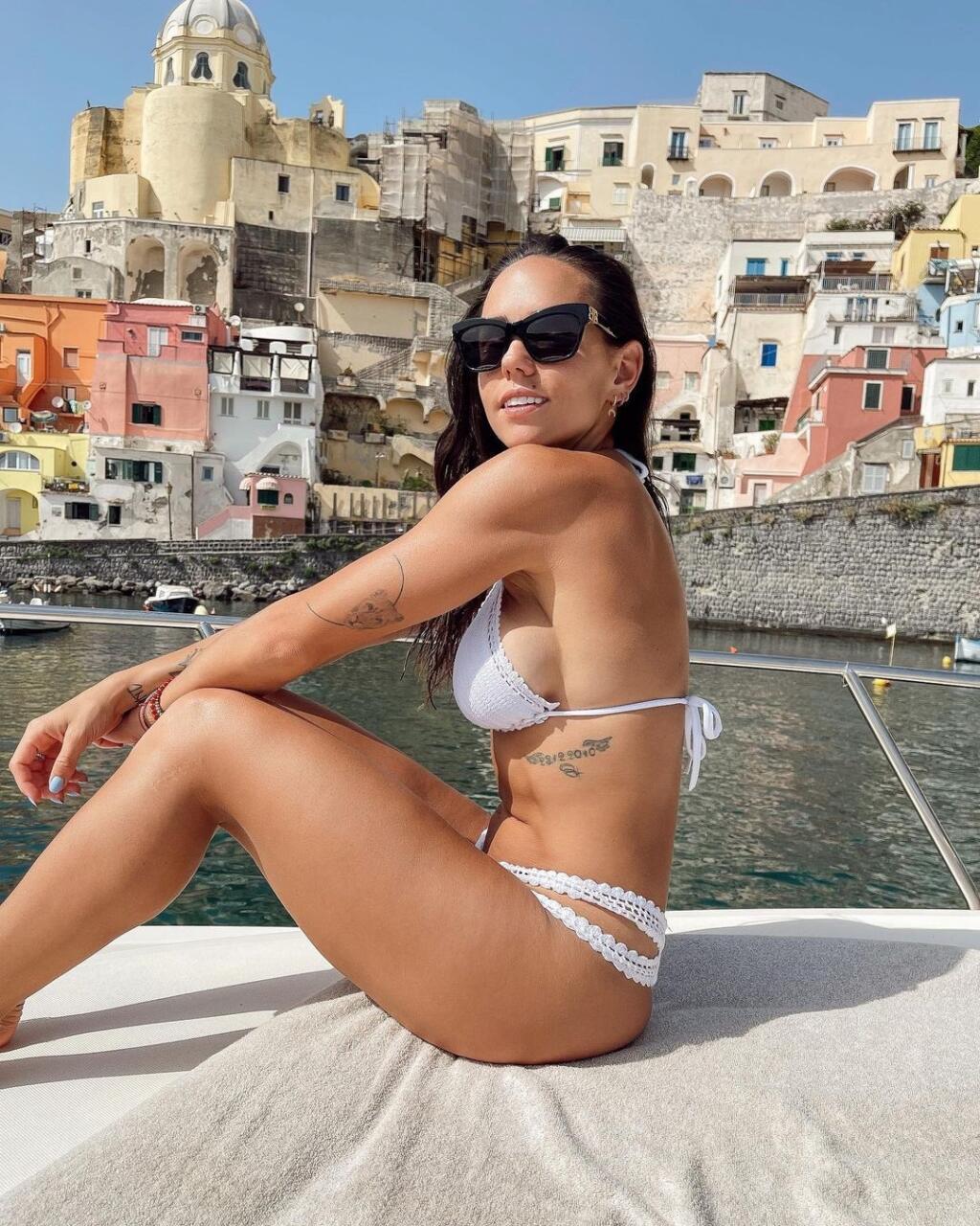Sestra Mareka Hamšíka Miška si na instagrame užíva popularitu desiatok tisíc followerov, ktorým pravidelne predvedie svoje sexi krivky.