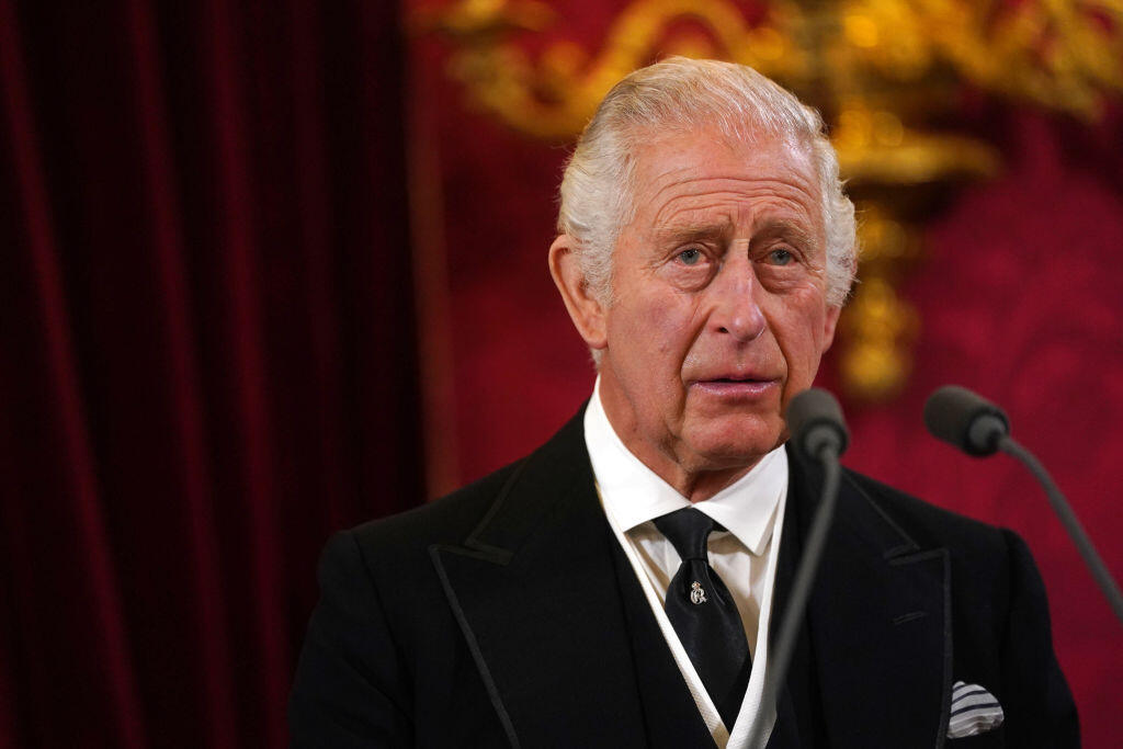 Z princa Charlesa je oficiálne kráľ Karol III.