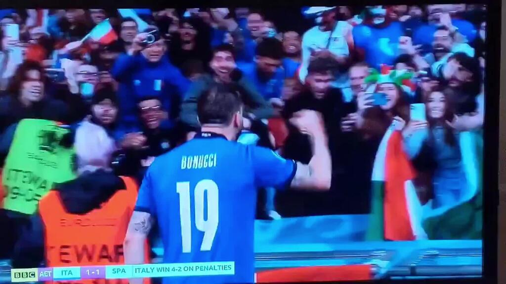 FOTO Manželka majstra Európy vytiahla svoje vnady. Tieto prsia zatienili aj trofeje