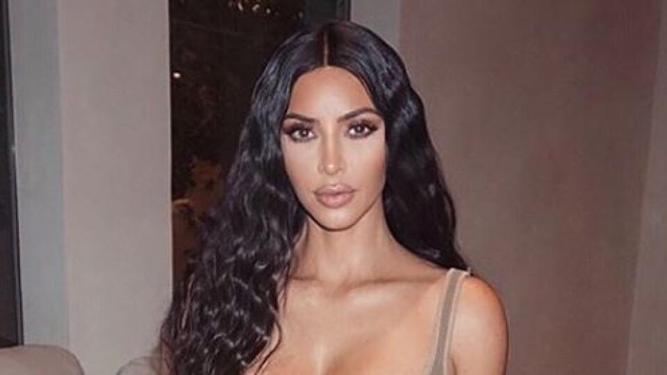 Svetová ikona Kim Kardashian vyvolala svojím priznaním na Instagrame poriadny rozruch.