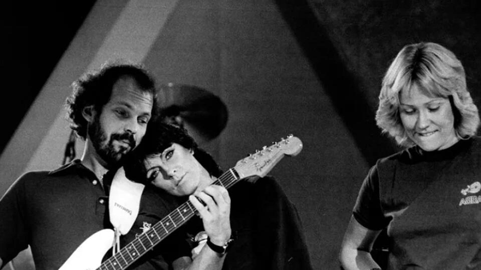 Zomrel gitarista kapely ABBA Lasse Wellander.
