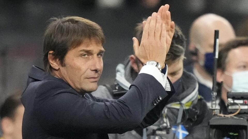 Tréner anglického Tottenhamu Antonio Conte.