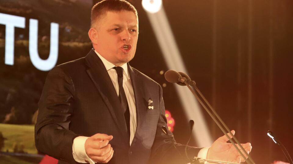 Na snímke predseda vládnej strany Smer-SD Robert Fico počas Programovej konferencie strany SMER - sociálna demokracia v Banskej Bystrici 18. januára 2020. FOTO TASR - Ján Krošlák