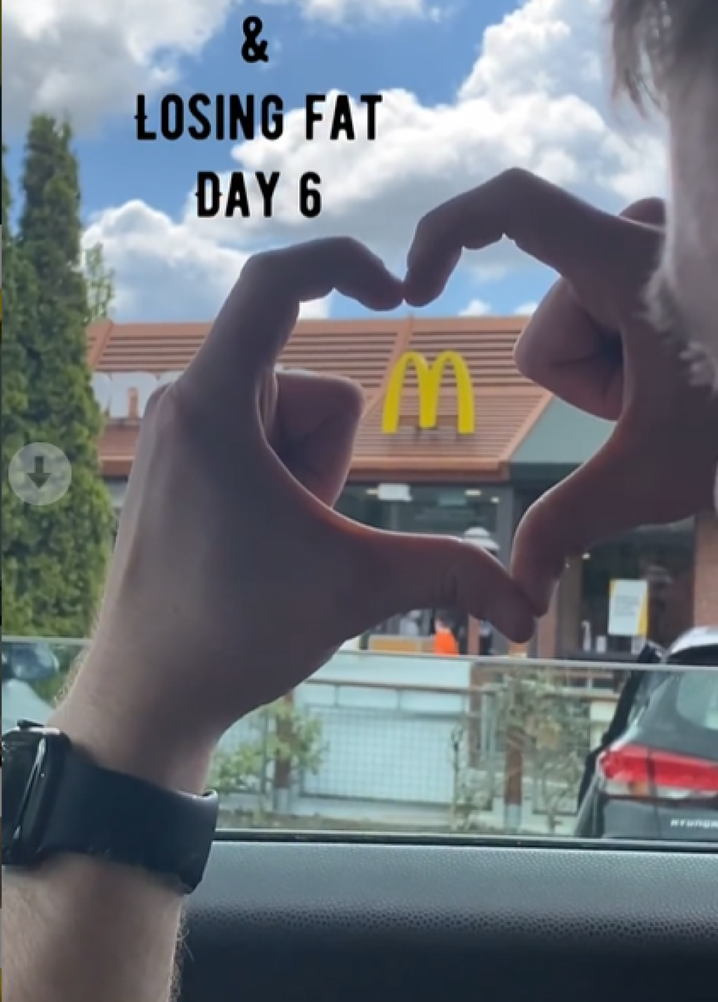 Fitnes tréner Oisin Mulligan predstavil svetu svoj netradičný plán chudnutia. Je založený výhradne na jedlách z fastfoodu. Za dva týždne sa mu napriek tomu podarilo schudnúť.