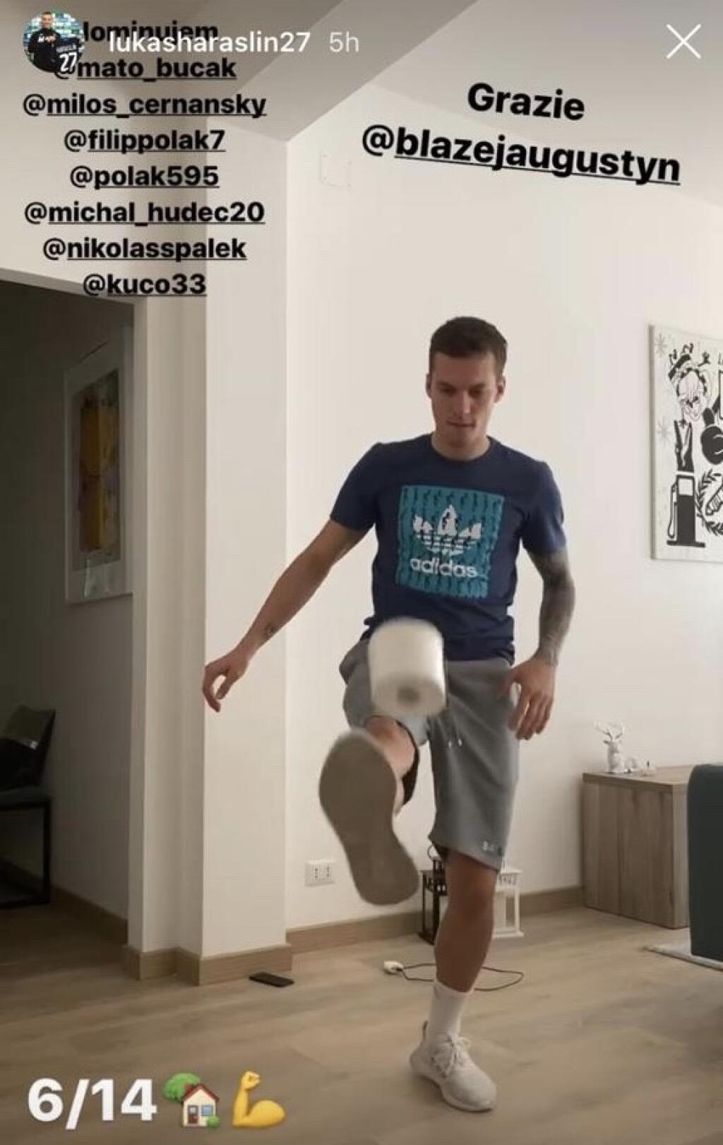 Lukášovi Haraslínovi išlo žonglovanie s toaleťákom na jednotku.