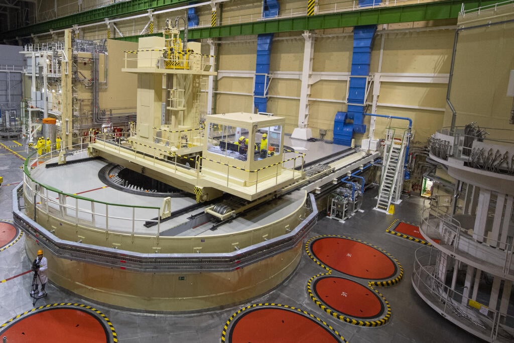 Na snímke zavážanie jadrového paliva do 3. bloku Atómových elektrární Mochovce v piatok 9. septembra 2022. FOTO TASR - Slovenské elektrárne

