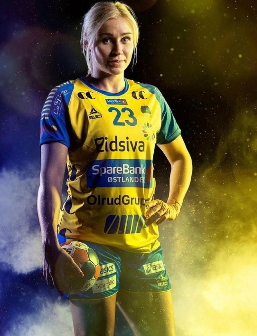 Szarková si svojho času zahrala aj v kvalitnej nórskej lige, odkiaľ v roku 2018 prestúpila do maďarského Mosonmagyaróváru.