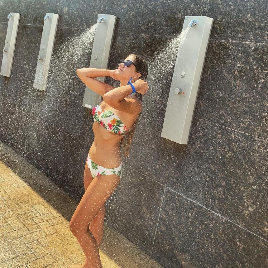 Vanessa Sarkozi zverejnila fotografiu na ktorej jej trčia rebrá
