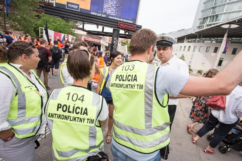 Účastníci pochodu Za slušné Slovensko