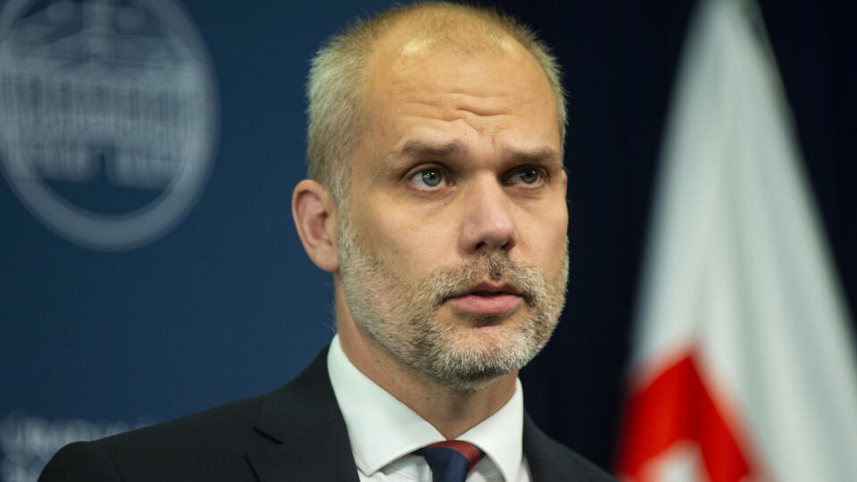 Na snímke minister obrany SR Martin Sklenár počas prvej tlačovej konferencie vlády odborníkov SR 15. mája 2023 v Bratislave.