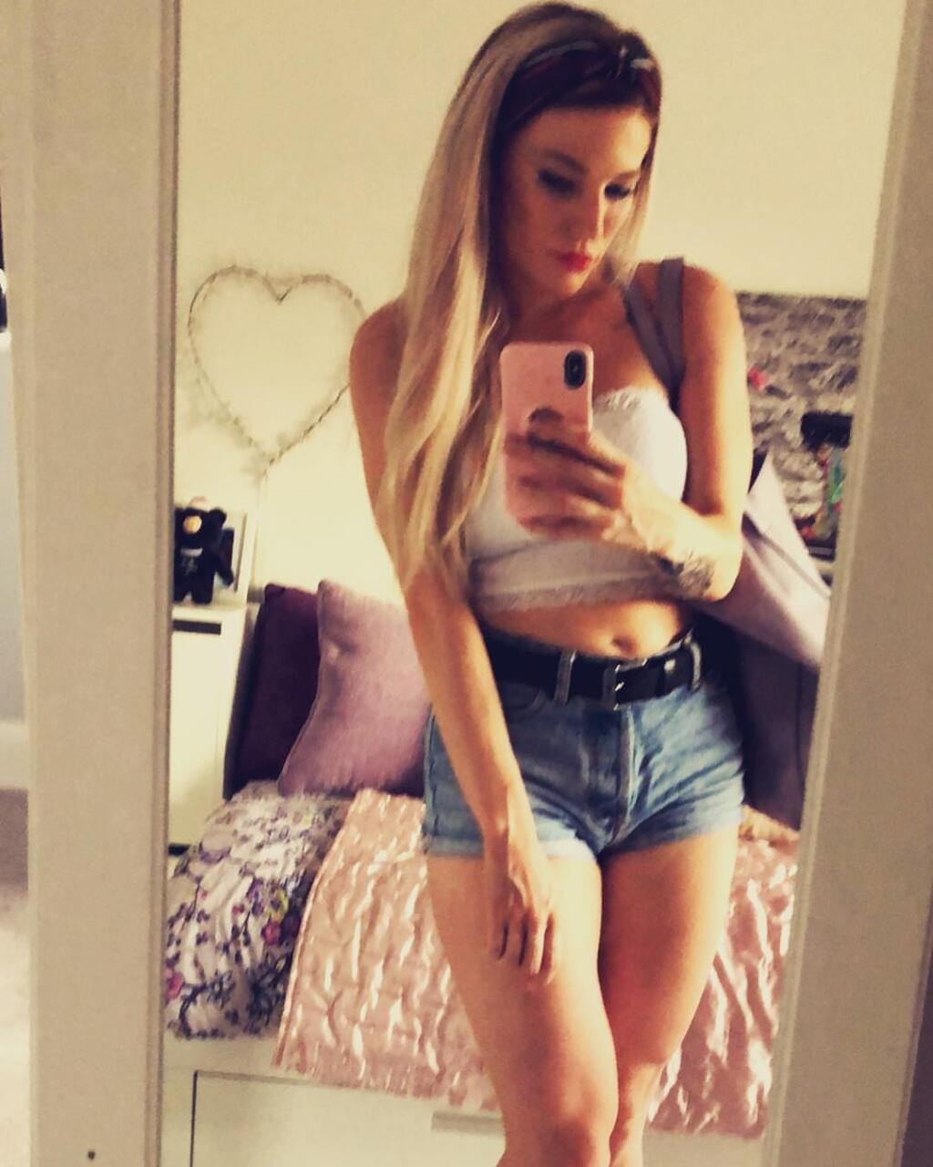 Sexi Elise Christie sa po znásilnení neuzavrela do seba podávala na dráhe veľkolepé výkony.
