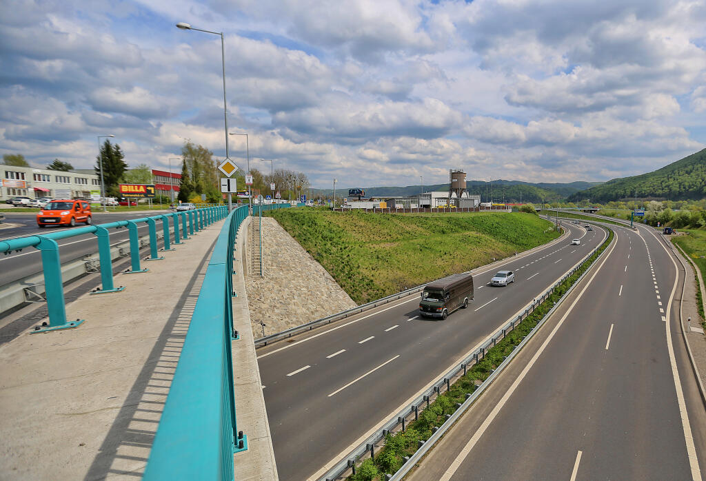 Na rýchlostnej ceste v Banskej Bystrici rátajte s dopravnými obmedzeniami až do konca apríla.