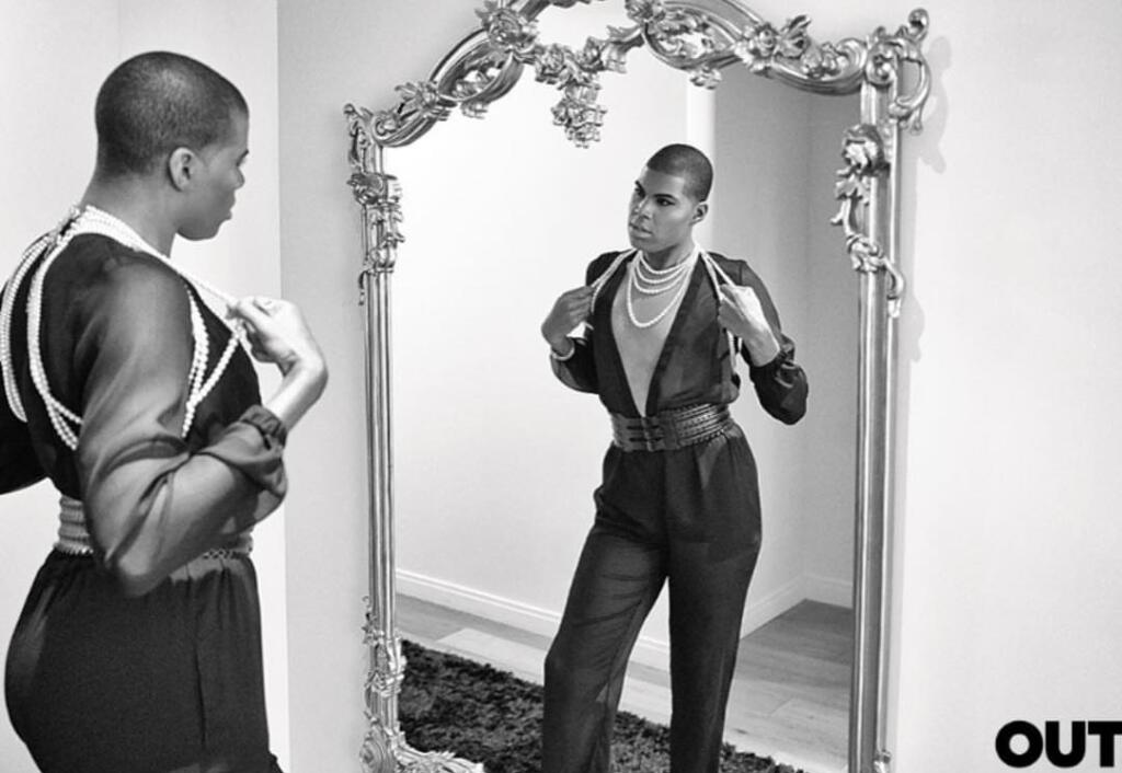 EJ Johnson sa oblieka ako žena a podporuje ho v tom celá rodina.