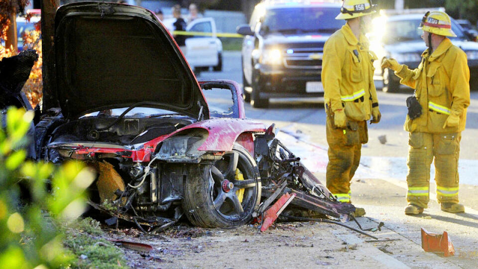 Pri autonehode zahynul americký herec Paul Walker, známy predovšetkým zo série filmov pod názvom Rýchlo a zbesilo.