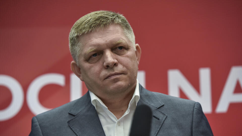 Na snímke predseda strany SMER - sociálna demokracia Robert Fico počas tlačovej konferencie strany SMER-SD k téme výzvy predsedu strany k sociálnym partnerom a aktuálnym politickým otázkam, 26. mája 2020 v Bratislave. FOTO TASR - Pavol Zachar