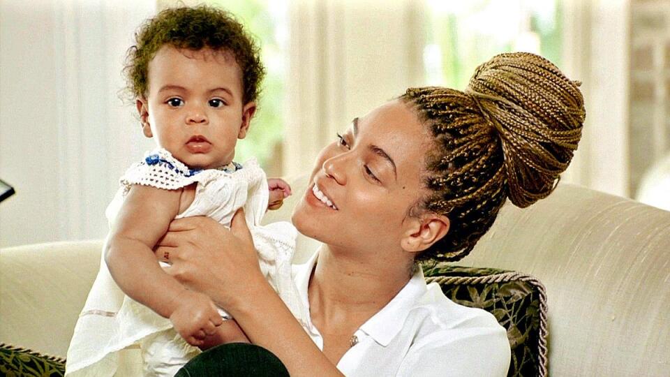 Sesternicou kráľovskému potomkovi bude dcérka Beyoncé Blue Ivy.