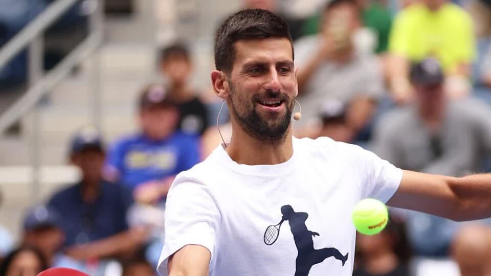 VIDEO Panvica, lata či špachtľa? Djokovič to vie aj s nimi