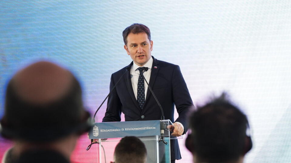 Podpredseda vlády SR a minister financií SR Igor Matovič počas prejavu na slávnostnom otvorení sprevádzkovania nových cezhraničných elektrických vedení prepájajúcich Maďarsko so Slovenskou republikou.