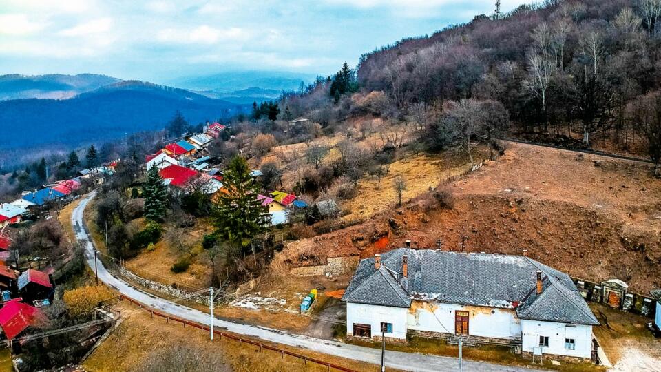 Nadšenci oživujú banícku usadlosť. Začali premietaním filmov.