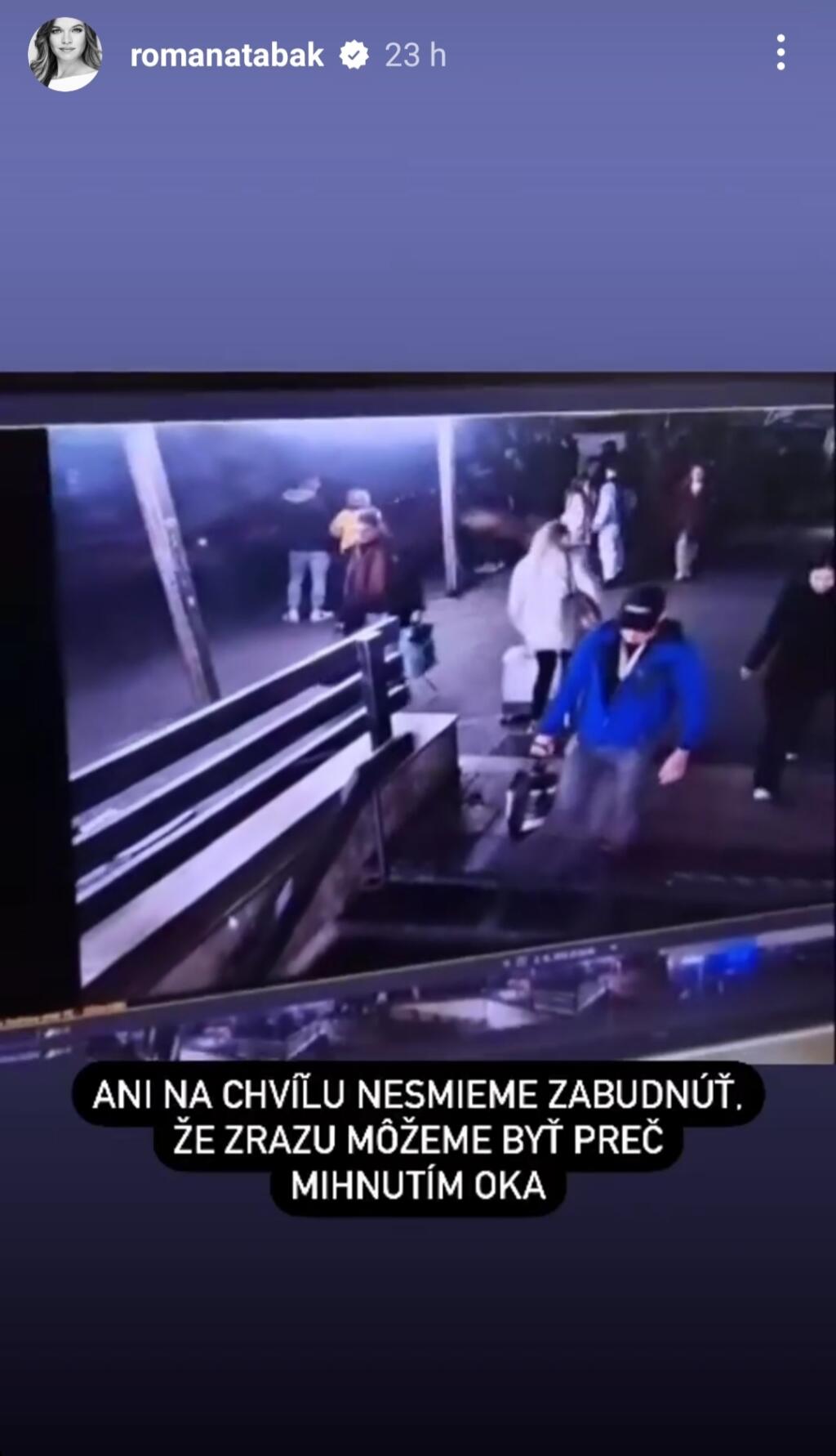 Ani bývalá tenistka a teraz kontroverzná poslankyňa Romana Tabák nezabudla na mladé obete, ktoré zomreli na MHD zastávke na Zochovej. Takýmto spôsobom si ich uctila na Instagrame.