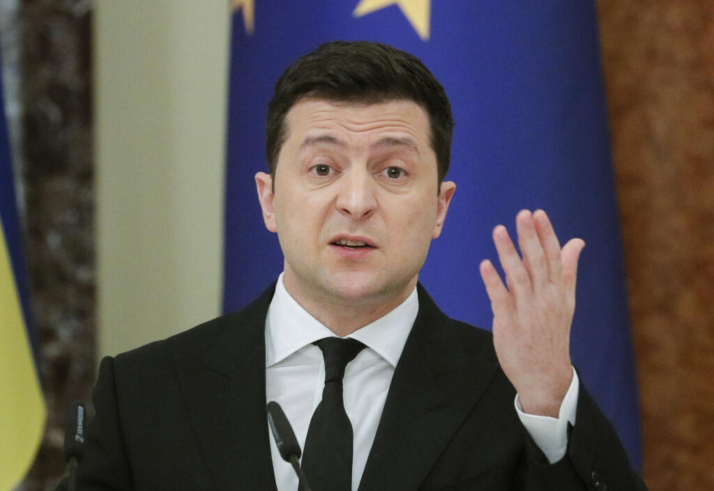 WA 7 Kyjev - Ukrajinský prezident Volodymyr Zelenskyj gestikuluje počas spoločnej tlačovej konferencie s predsedom Európskej rady Charlesom Michelom (nie je na snímke) v Kyjeve v stredu 3. marca 2021. FOTO TASR/AP

  
Ukrainian President Volodymyr Zelenskiy talks during a joint media conference with European Council President Charles Michel in Kyiv, Ukraine, Wednesday, March 3, 2021. (Sergiy Dolzhenko/Pool via AP)