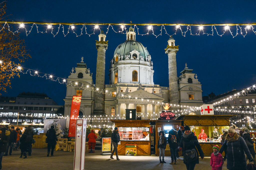 Vianočné trhy na Karlsplatz